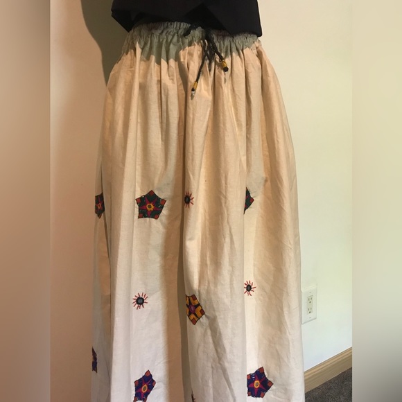 SALE‼️Hand Embroidered Cotton Maxi Skirt Made in India Size M - Picture 5 of 6